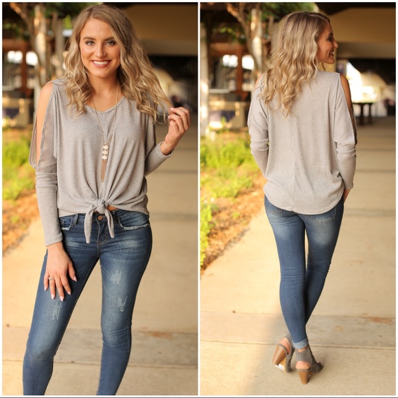 ✨LAST ONE✨Gray ribbed knit open sleeve tie front - Picture 4 of 6